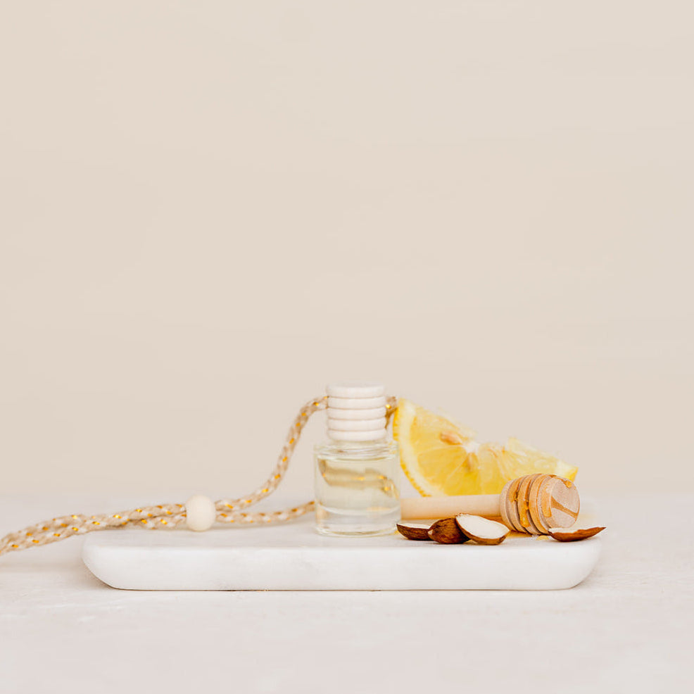IvyandSage_Diffuser_HoneyAlmond_8ml-1_websize.jpg