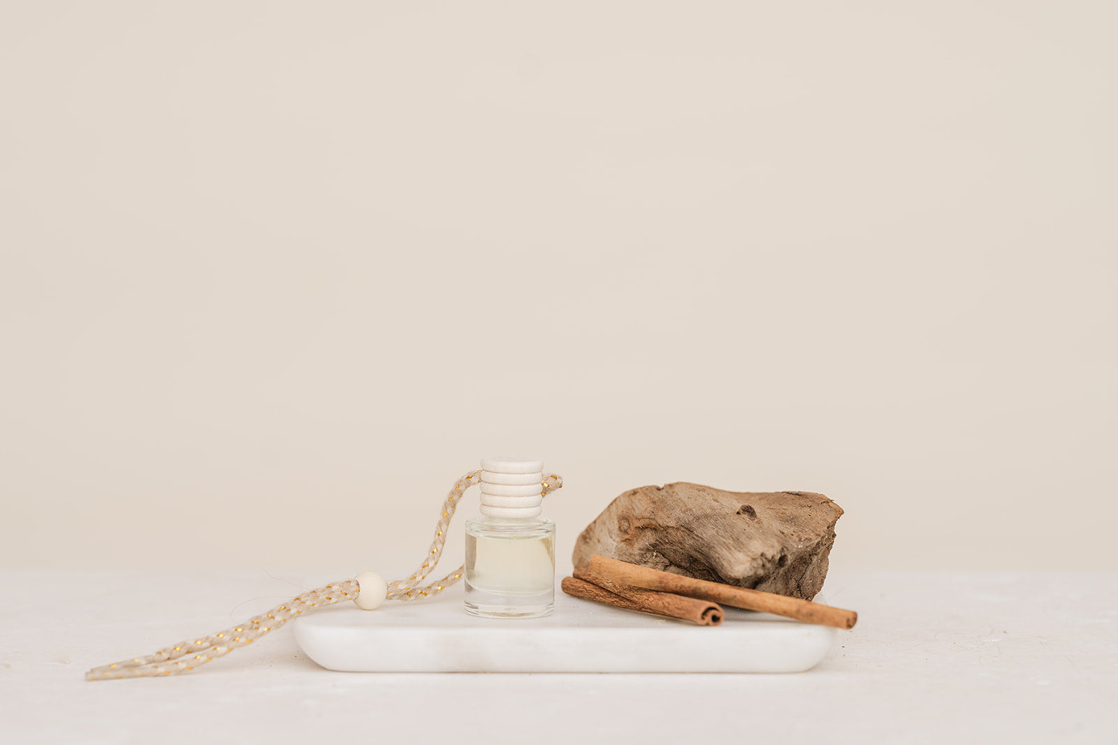 IvyandSage_Diffuser_Sandalwood_8ml-1_websize.jpg