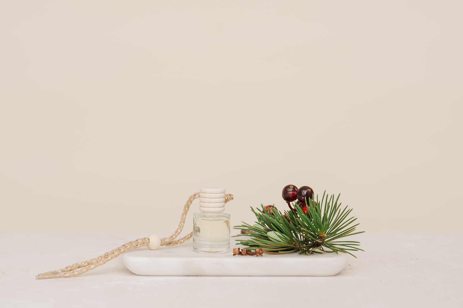 IvyandSage_Diffuser_SpicedCranberry_8ml-1_websize.jpg